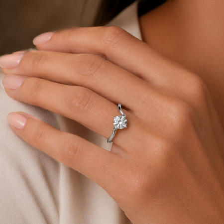 Anello Solitario Valentin Anniversary Love Recarlo indossato