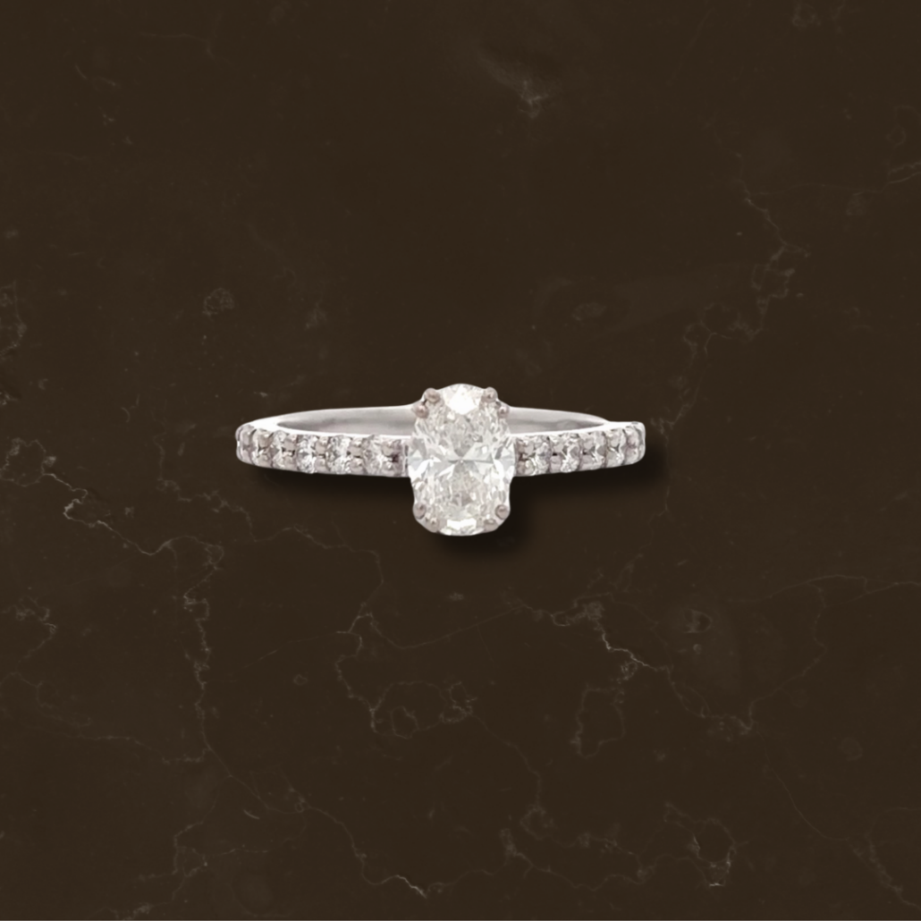 Anello solitario ovale Vecchia Savona